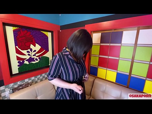 ❤️ Японская мілка з вялікімі сіськамі мастурбуе з дапамогай сэкс-цацак і адчувае аргазм. Яна распавядае ў інтэрв'ю пра свой ебаны вопыт. Вялізныя цыцкі і валасатая шапіках гучна стогнуць. Осакапорн Якасны сэкс у порна be.serviporno.ru